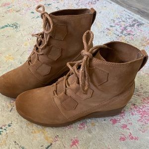 Sorel Evie Lace boots size 11